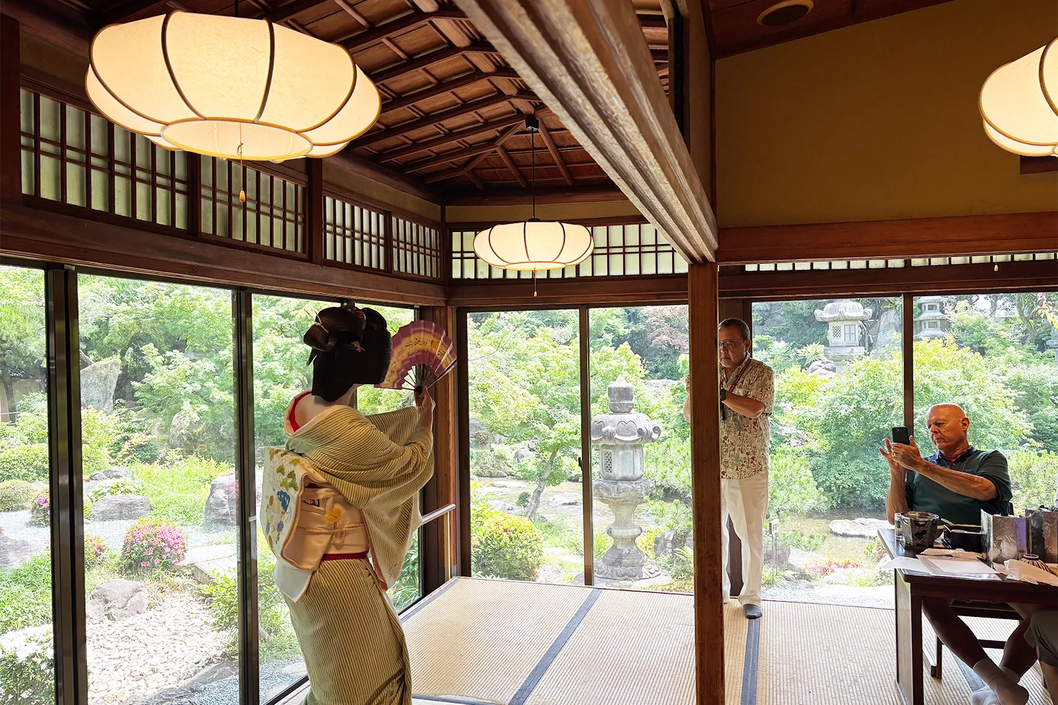 Do Geisha Accept Photographs? Kyoto Etiquette